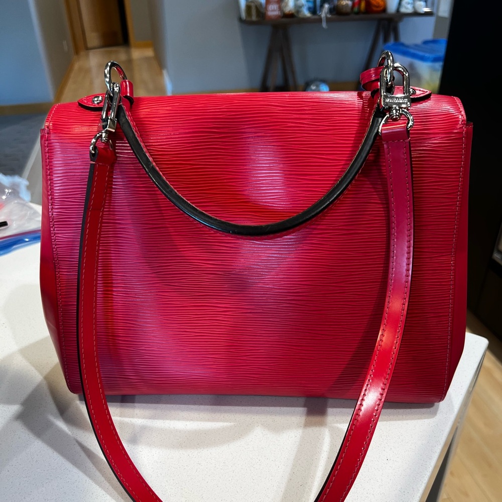 Louis Vuitton EPI Cluny MM. Red. Slightly Used.